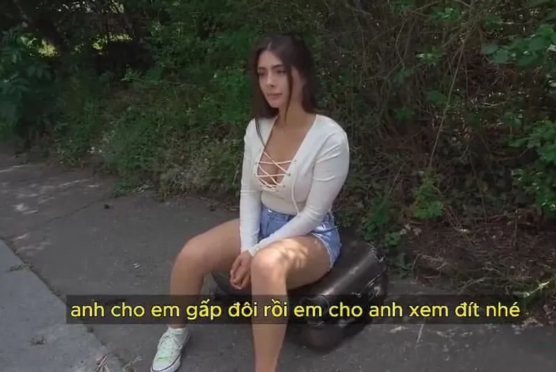 Anh zai tốt bụng giúp đỡ âm đạo đang gặp khó khăn